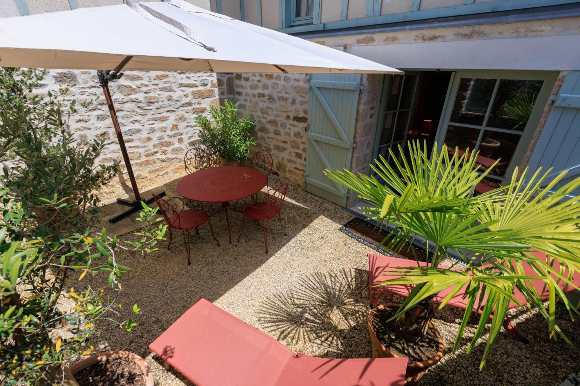 Maison D'Hotes Les Jardins Saint Eloi Le Lonzac Eksteriør bilde